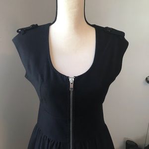 Sleeveless navy dress